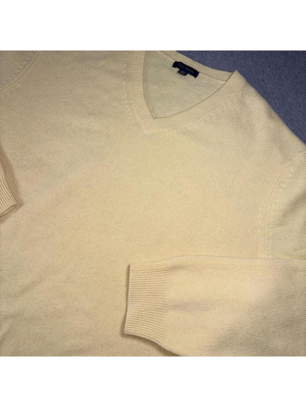 Club Room $80 100% Lambswool Men’s Large V-Neck Sweater Size L Yellow - Picture 3 of 8
